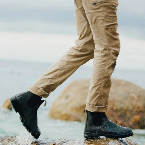 Blundstone 587 Unisex Classics Rustic Black Chelsea Boots